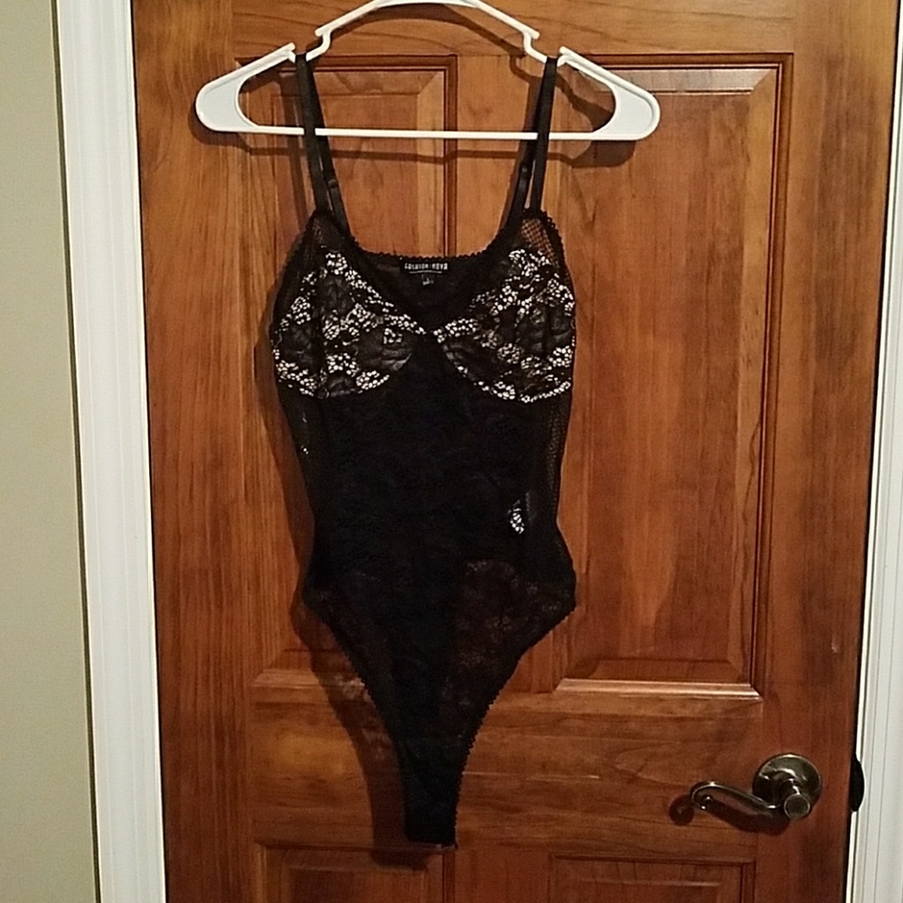 Fashion Nova Lace Body Suit Large